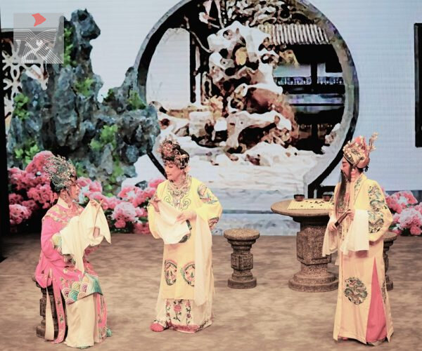 「香港江浙戲劇聯會」首演《越劇經典折子戲》盡展全女班婉轉柔美風采