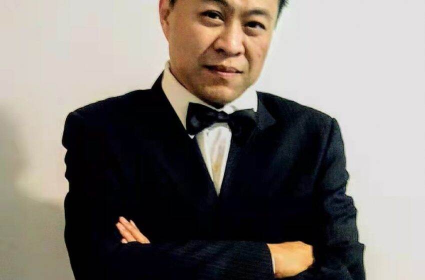  何威
