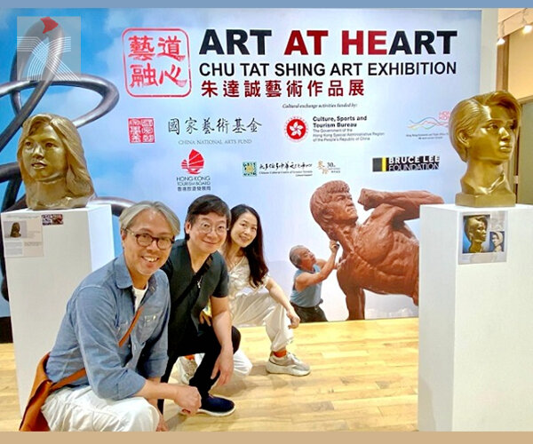 國家藝術基金資助項目：「藝道融心──朱達誠藝術作品展」在多倫多揭幕  首次展出「香港女兒」梅艷芳等名人雕像