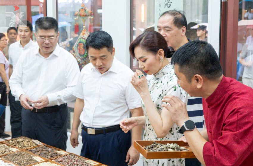  文聯常務副會長鄺美雲受邀出席珠海中醫藥一條街（西街）開幕活動