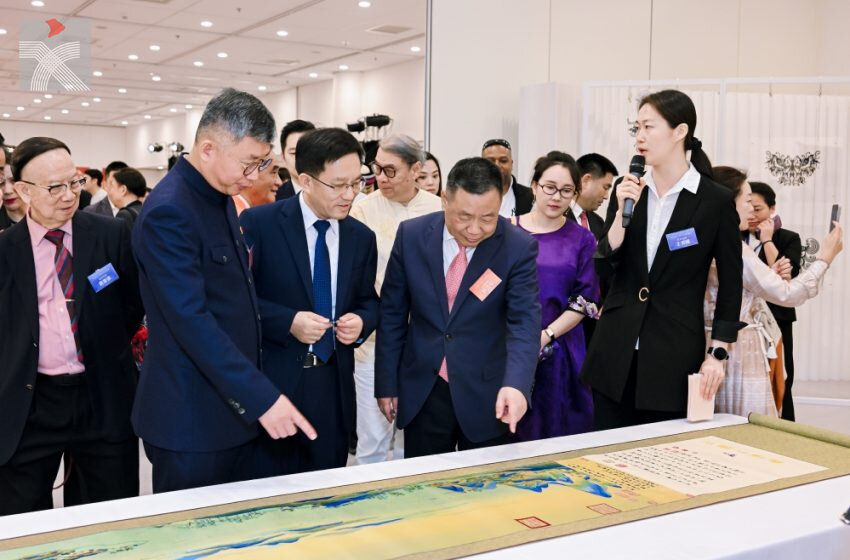  「華彩綻放」中華民族文化精品展於香港中央圖書館隆重開幕