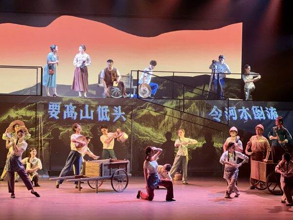 紀念東江水供港60周年原創舞台劇《青春印豐碑》首演圓滿舉行