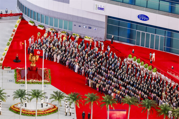  「慶祝中華人民共和國成立76周年——『匠心華采』微型藝術展」現正舉辦