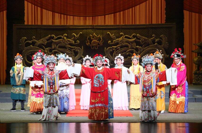  安徽再芬黃梅藝術劇院攜《羅帕記》《女駙馬》亮相「國風國韻飄香江」