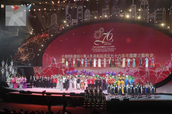 國慶文藝晚會昨晚舉行 群星匯聚同慶祖國華誕