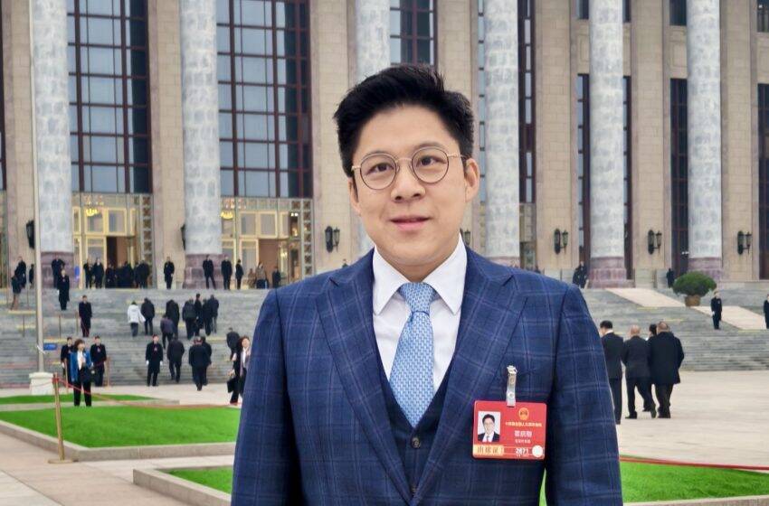  【兩會2026】霍啟剛：冀香港設立春晚分會場 推「灣超」「灣BA」促灣區融合